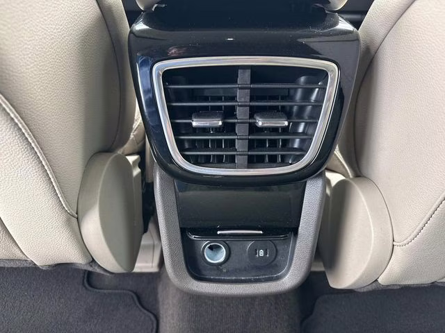 2023 White Metallic Lincoln Nautilus Standard AWD SUV