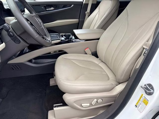 2023 White Metallic Lincoln Nautilus Standard AWD SUV