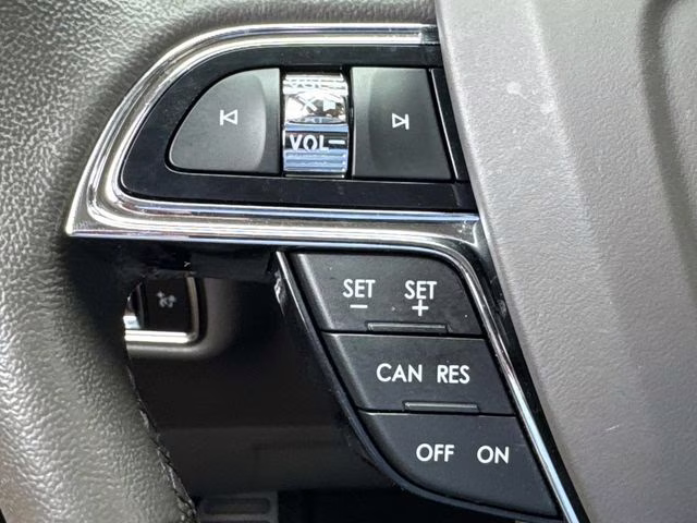 2023 White Metallic Lincoln Nautilus Standard AWD SUV