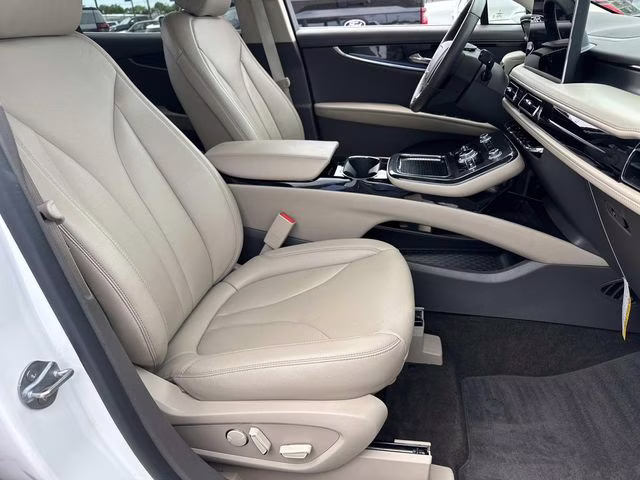 2023 White Metallic Lincoln Nautilus Standard AWD SUV