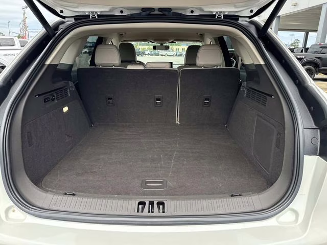 2023 White Metallic Lincoln Nautilus Standard AWD SUV