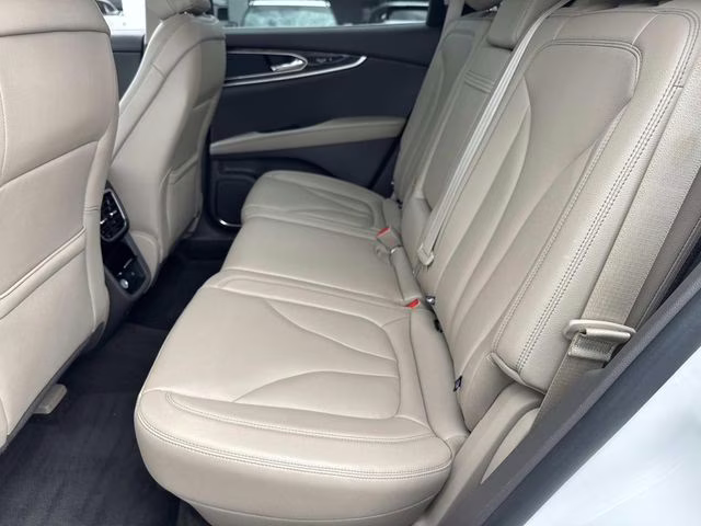 2023 White Metallic Lincoln Nautilus Standard AWD SUV