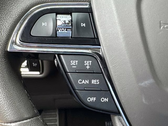 2023 White Metallic Lincoln Nautilus Standard AWD SUV