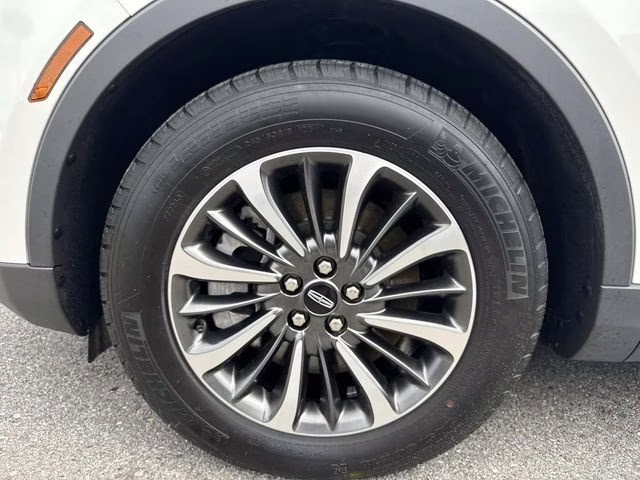 2023 White Metallic Lincoln Nautilus Standard AWD SUV
