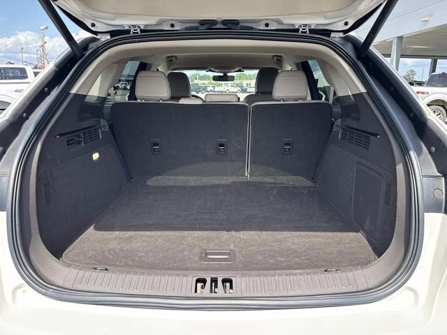 2023 White Metallic Lincoln Nautilus Standard AWD SUV