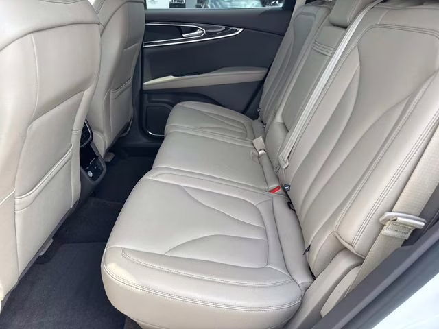 2023 White Metallic Lincoln Nautilus Standard AWD SUV