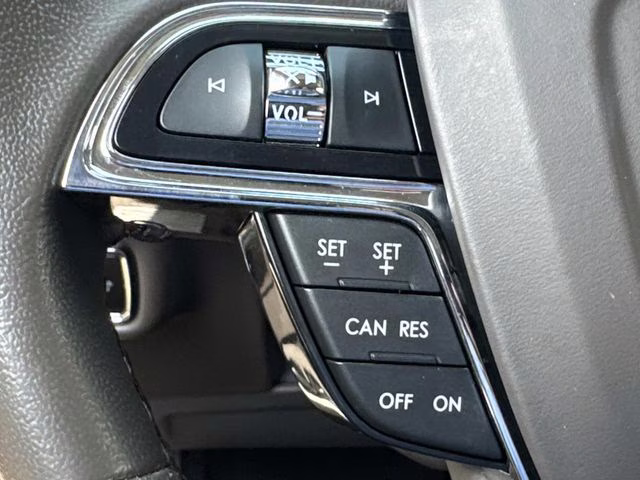2023 White Metallic Lincoln Nautilus Standard AWD SUV