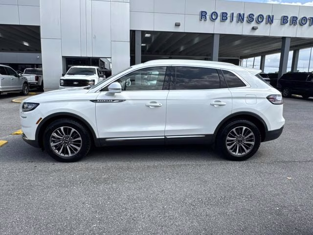 2023 White Metallic Lincoln Nautilus Standard AWD SUV