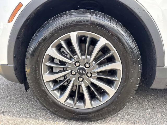 2023 White Metallic Lincoln Nautilus Standard AWD SUV
