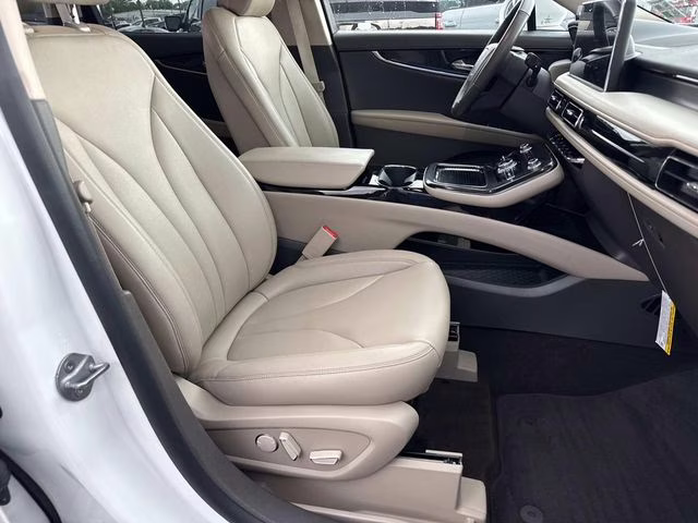 2023 White Metallic Lincoln Nautilus Standard AWD SUV