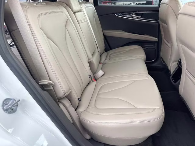 2023 White Metallic Lincoln Nautilus Standard AWD SUV
