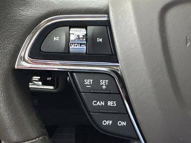 2023 White Metallic Lincoln Nautilus Standard AWD SUV