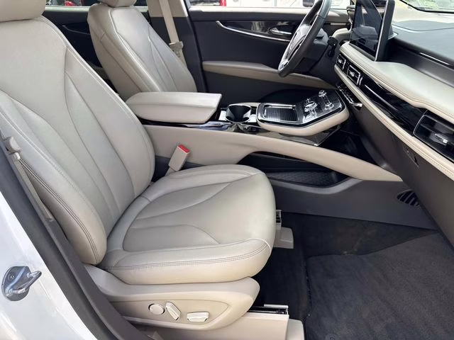 2023 White Metallic Lincoln Nautilus Standard AWD SUV
