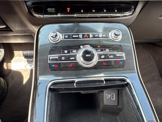 2023 White Metallic Lincoln Nautilus Standard AWD SUV
