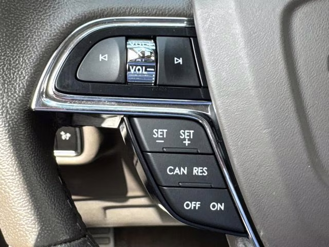 2023 White Metallic Lincoln Nautilus Standard AWD SUV