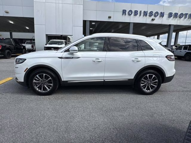 2023 White Metallic Lincoln Nautilus Standard AWD SUV