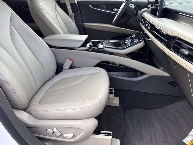 2023 White Metallic Lincoln Nautilus Standard AWD SUV