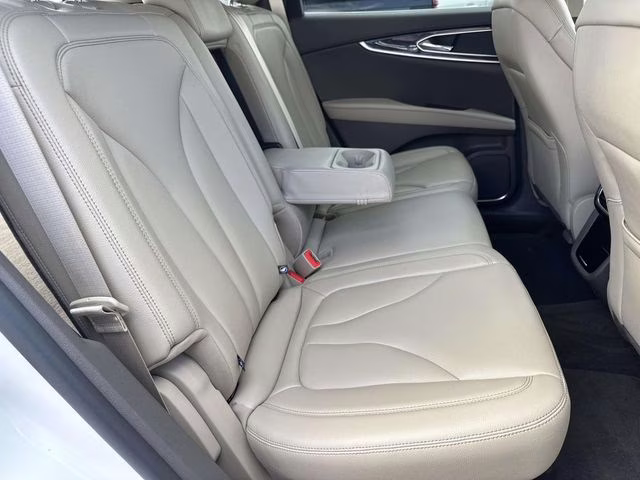 2023 White Metallic Lincoln Nautilus Standard AWD SUV