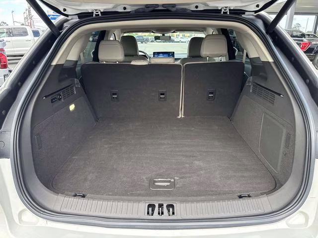 2023 White Metallic Lincoln Nautilus Standard AWD SUV