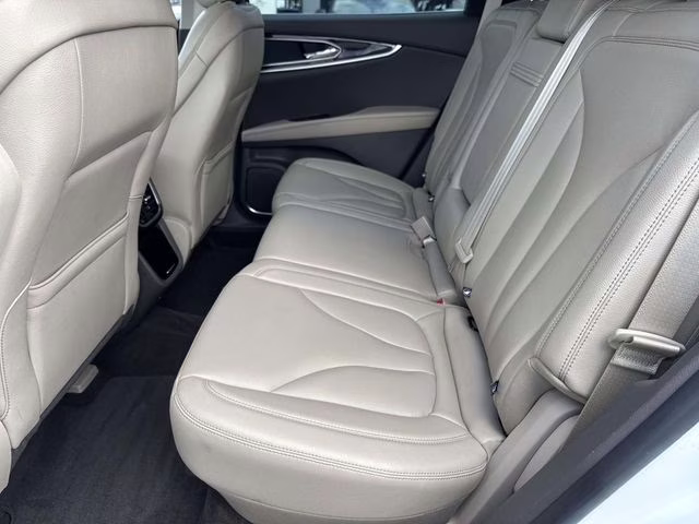 2023 White Metallic Lincoln Nautilus Standard AWD SUV
