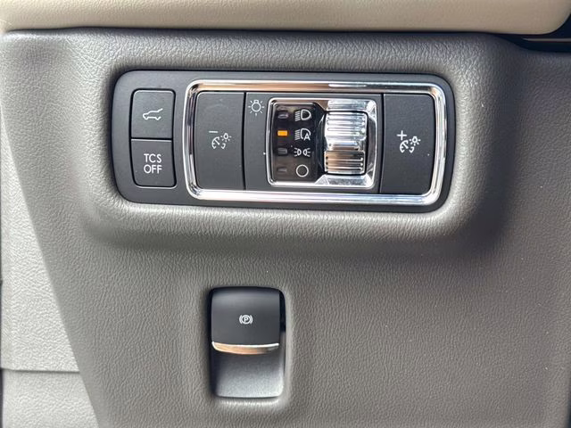 2023 White Metallic Lincoln Nautilus Standard AWD SUV