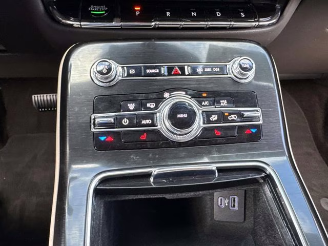 2023 White Metallic Lincoln Nautilus Standard AWD SUV