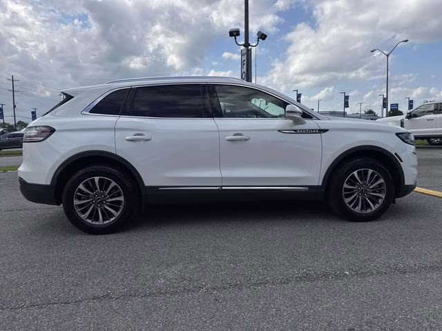 2023 White Metallic Lincoln Nautilus Standard AWD SUV