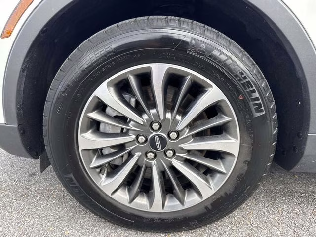 2023 White Metallic Lincoln Nautilus Standard AWD SUV