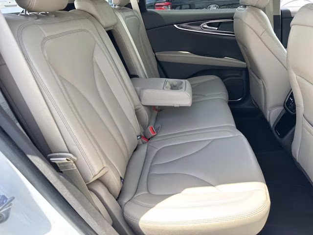 2023 White Metallic Lincoln Nautilus Standard AWD SUV