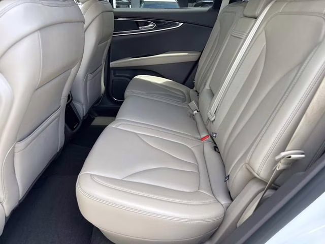 2023 White Metallic Lincoln Nautilus Standard AWD SUV