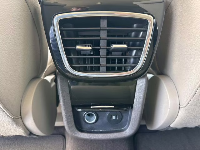 2023 White Metallic Lincoln Nautilus Standard AWD SUV