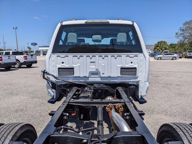2026 Oxford White Ford Super Duty F-450 DRW XL 4X4 Chassis