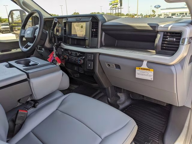 2026 Oxford White Ford Super Duty F-450 DRW XL 4X4 Chassis
