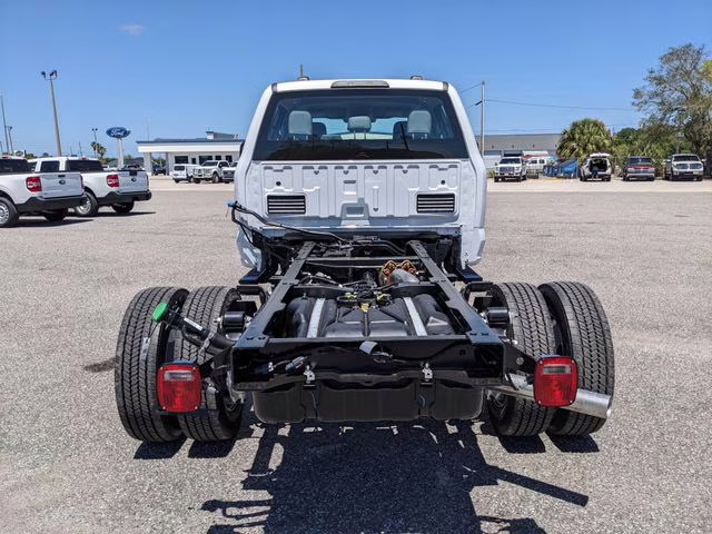 2026 Oxford White Ford Super Duty F-450 DRW XL 4X4 Chassis