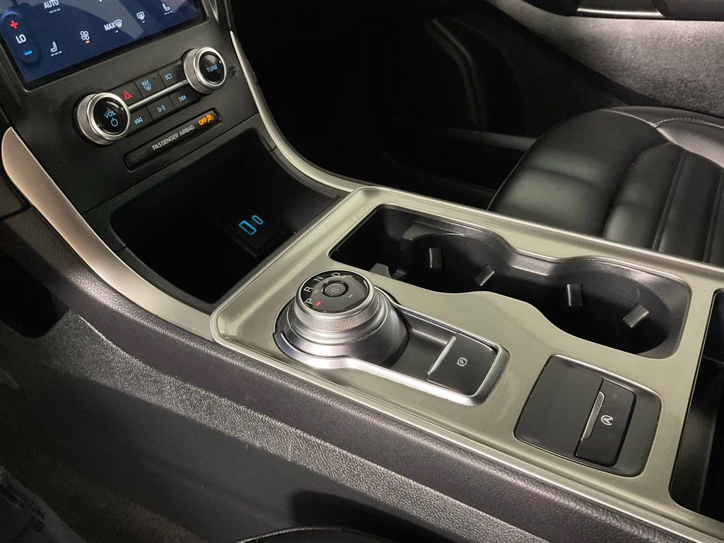 2024 Gray Metallic Ford Edge SEL AWD SUV