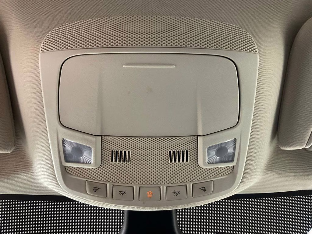 2024 Gray Metallic Ford Edge SEL AWD SUV