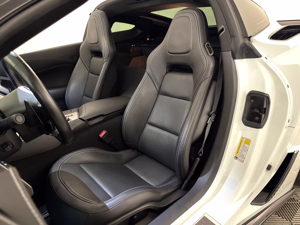 2019 Arctic White Chevrolet Corvette Z06 RWD Coupe