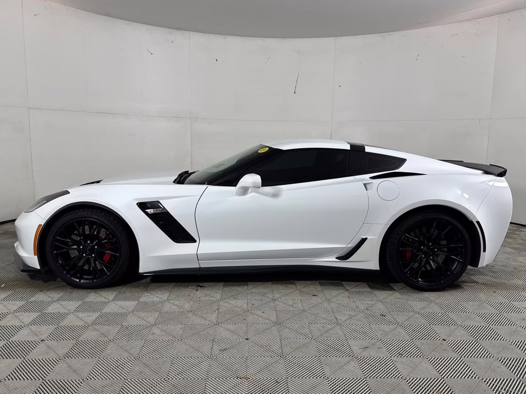 2019 Arctic White Chevrolet Corvette Z06 RWD Coupe