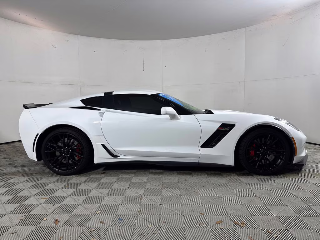 2019 Arctic White Chevrolet Corvette Z06 RWD Coupe
