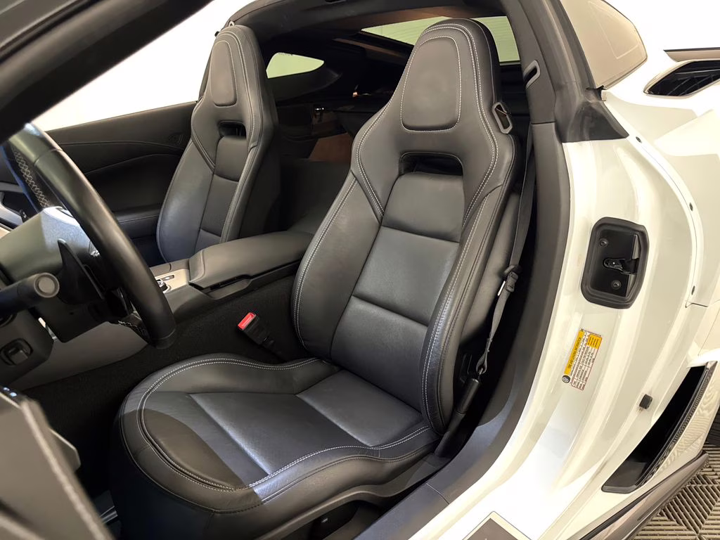 2019 Arctic White Chevrolet Corvette Z06 RWD Coupe