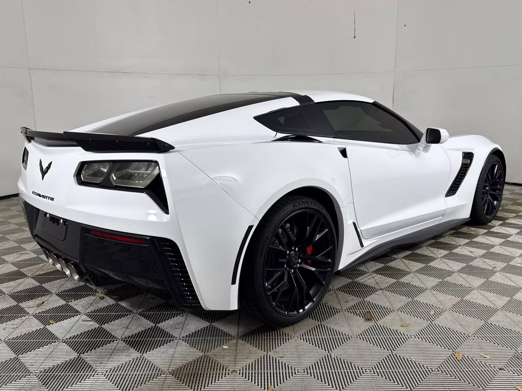 2019 Arctic White Chevrolet Corvette Z06 RWD Coupe