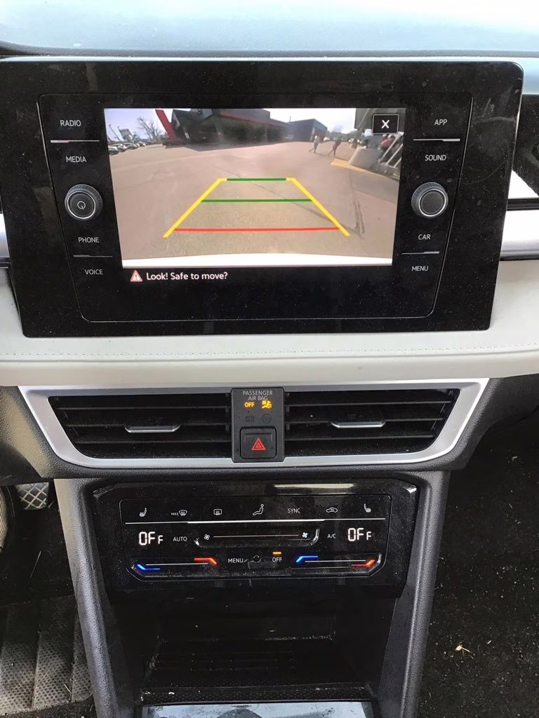 2025 White Volkswagen Taos 1.5T SE AWD SUV