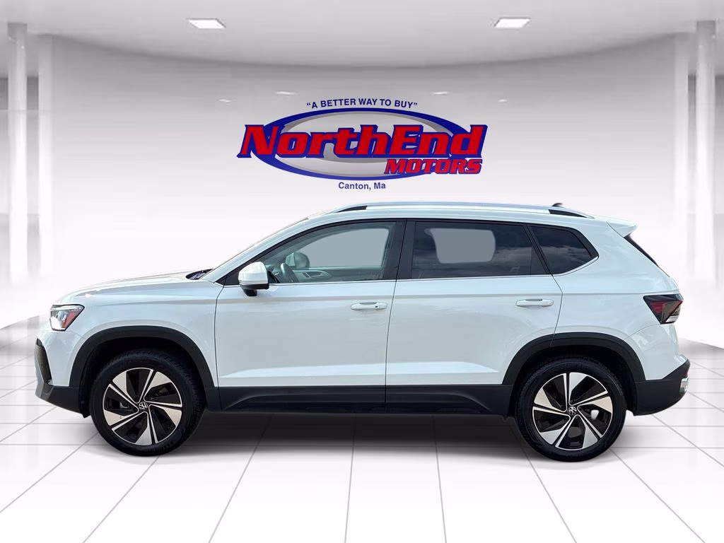 2025 White Volkswagen Taos 1.5T SE AWD SUV
