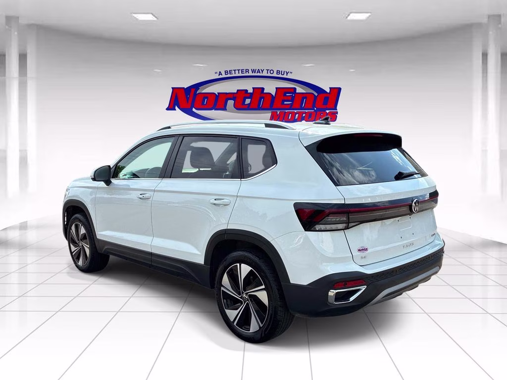2025 White Volkswagen Taos 1.5T SE AWD SUV
