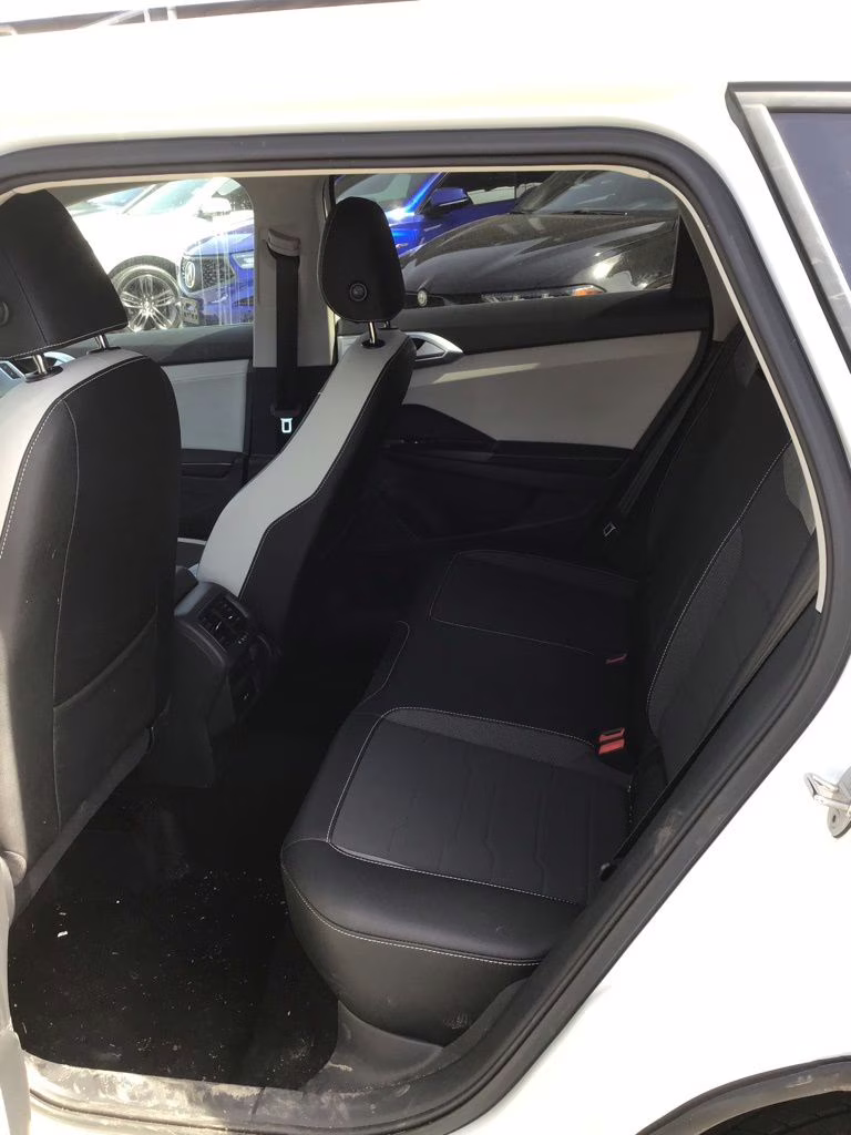 2025 White Volkswagen Taos 1.5T SE AWD SUV