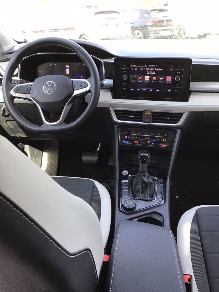 2025 White Volkswagen Taos 1.5T SE AWD SUV