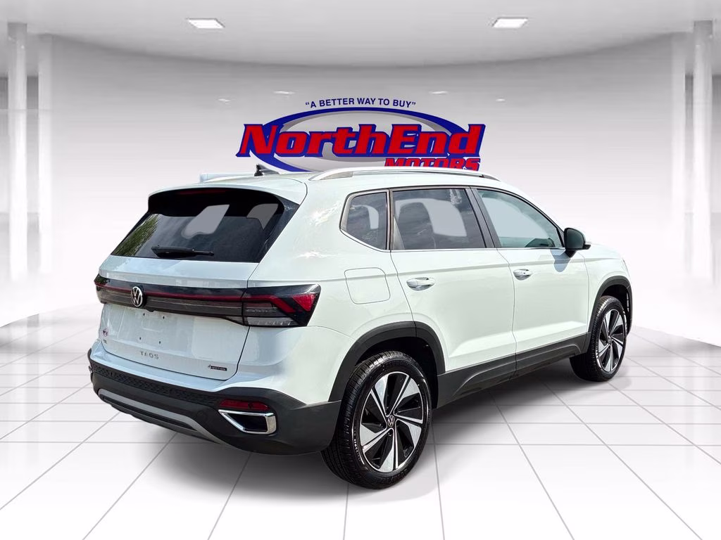 2025 White Volkswagen Taos 1.5T SE AWD SUV