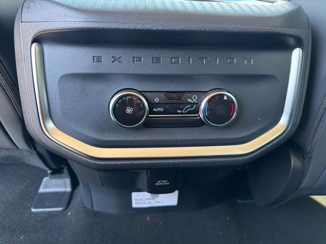 2026 Agate Black Metallic Ford Expedition Active 4X4 SUV