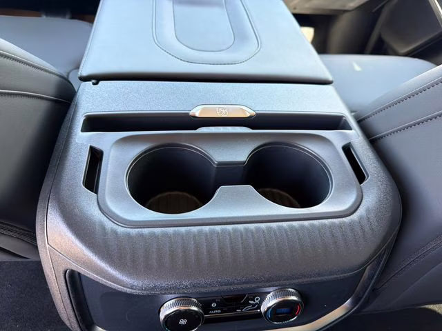 2026 Agate Black Metallic Ford Expedition Active 4X4 SUV