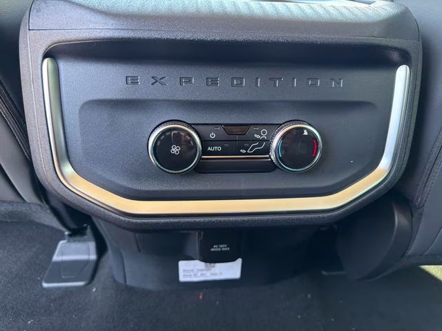 2026 Agate Black Metallic Ford Expedition Active 4X4 SUV
